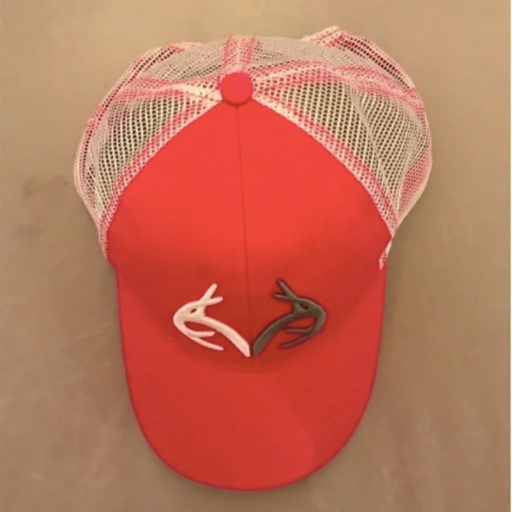 Realtree Pink & White Trucker Hat - Picture 7 of 13